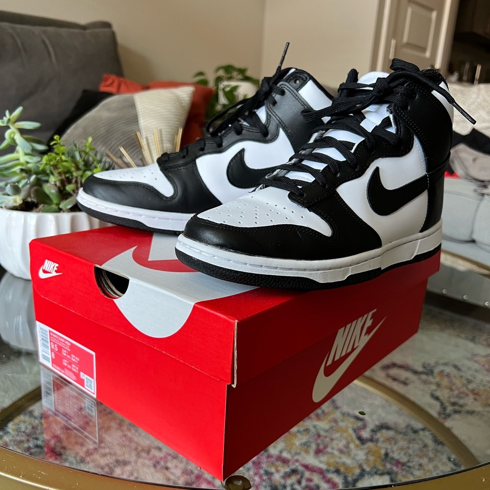 Panda dunks